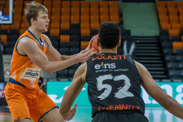 他的到来无 他的到来无